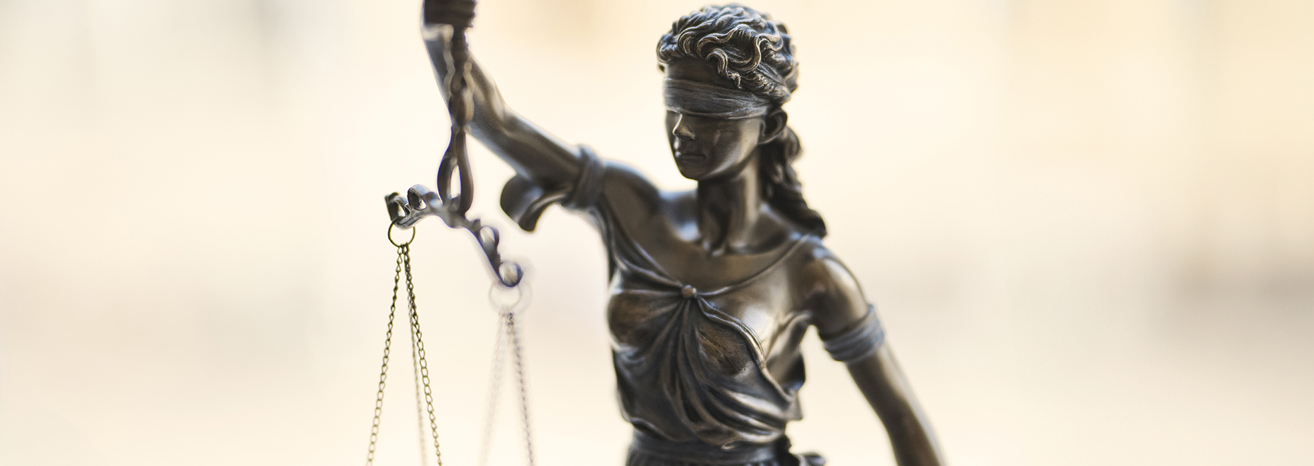 Skønsmandens habilitet ved kontakt til sagens parter